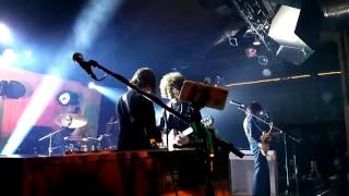 Temples- &quot;A Question Isn&#39;t Answered&quot; live 2017