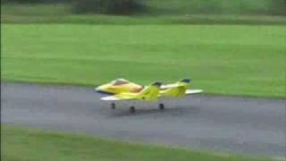 preview picture of video 'Bobcat JetJoe 1400 Letterkenny fly-in Aug 08'