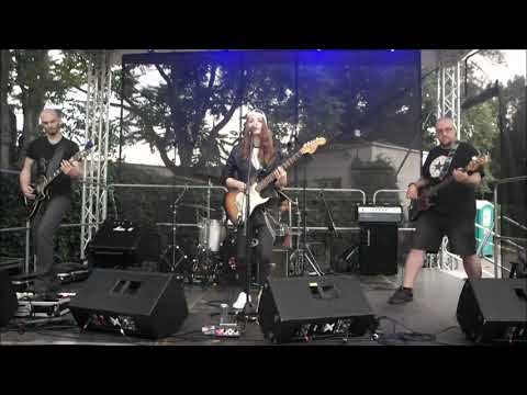 Just One - JUST ONE- Stredná (live 2020, Sĺňava)