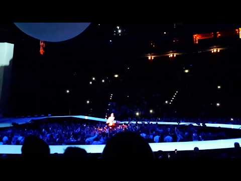 Ariana Grande - Everytime (Sweetener World Tour, Prague 09/04 2019)