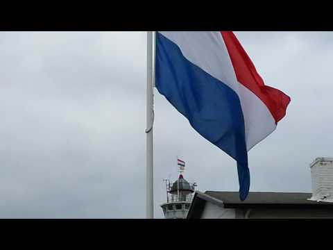 Bevrijdingsdag/Egmond aan Zee/05 Mei 2017/Vuurtoren van  Speijk Vlag in Top
