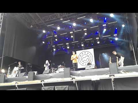 MOODY MAE   -   Half Oogst,  part 1