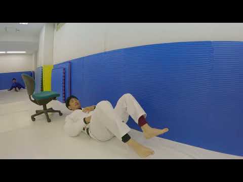 ガードワークを向上させる腸腰筋エクササイズ。お仕事中にもどうぞ！