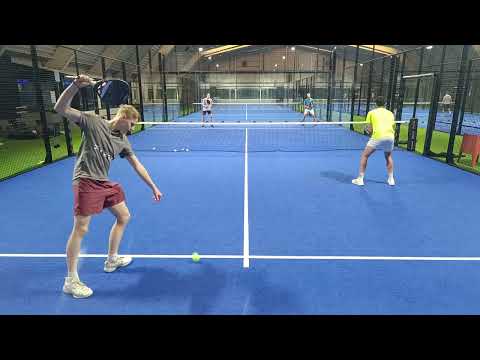 Padel exercise: protecting feet and back!