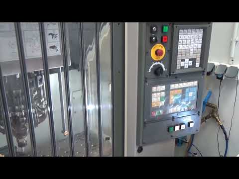 Вертикальный фрезерный трехосевой обрабатывающий центр с ЧПУ CHIRON FZ08 S - Видео c Youtube №1