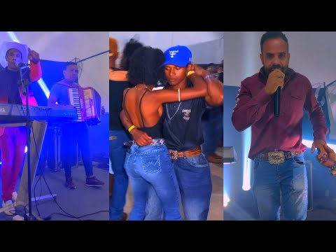 AMAURY  J r.  AO  VIVO  NO  FORRÓ  DO  DJ  JAMILSON  VOZ  EM  JOÃO  PINHEIRO  MG 