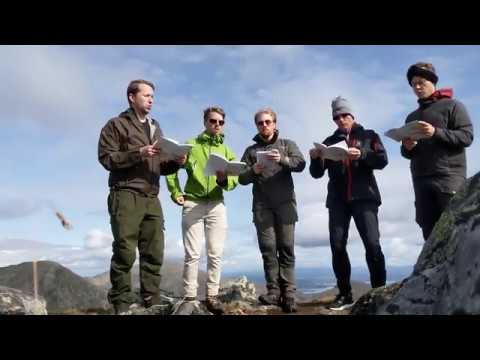 "På fjället i regn" performed on top of the mountain Getryggen in Jämtland, Sweden