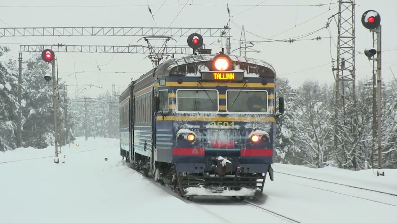 Электропоезд ЭТ2-911/912 на ст. Пяэскюла / ET2-911/912 EMU at Pääsküla station