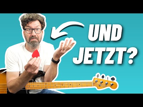 Playing bass with a pick – how does it even work?