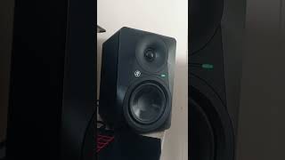 Video thumbnail for mackie MR524 sound test flack 32 bits by Dievents