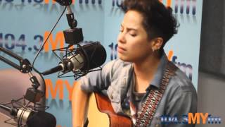"Hold Me Darlin" Vicci Martinez LIVE With the MYfm New Music Blog