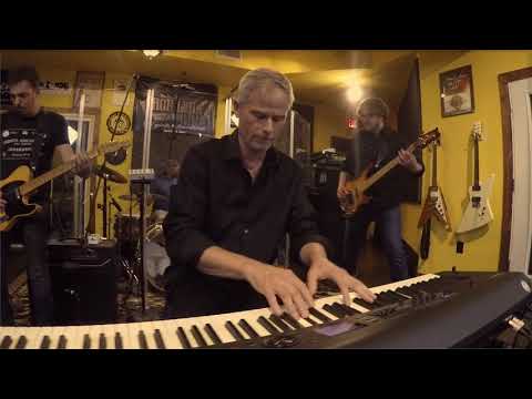 Anthony Ferrara - Walking With Giants (Live at 512 Studios)