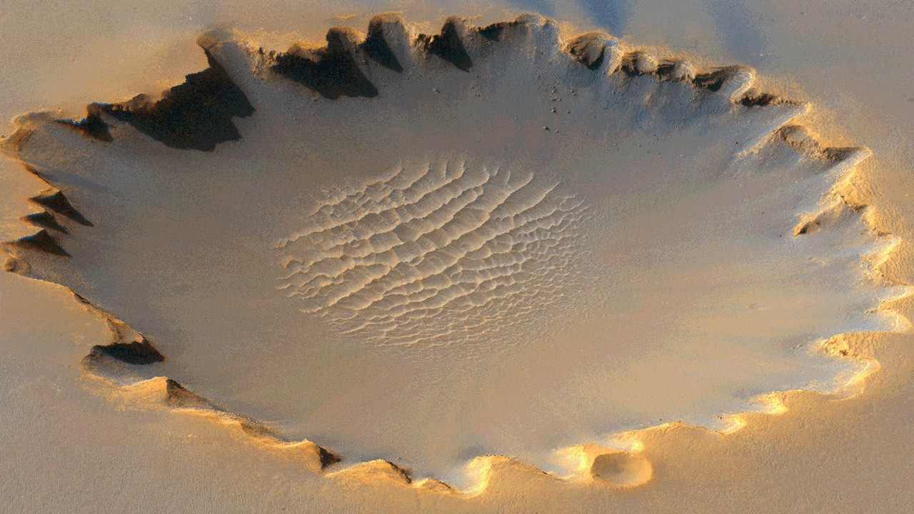 Sobrevuelo al cráter "Victoria" de Marte