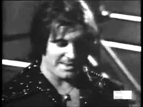 Que hay en tu mirada - Juan Erasmo Mochi .wmv