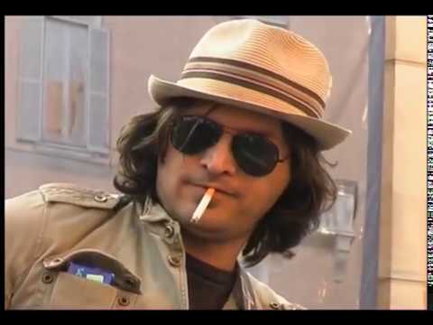 Marcello Calabrese - street guitarist plays a mix of Dire Straits and Pink Floyd in Rome