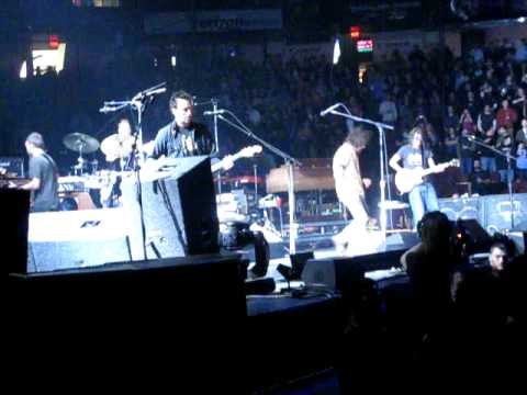 Pearl Jam - Johnny Guitar Philadelphia Spectrum 10/28/2009