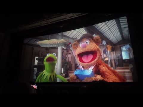 Muppetvision 3D final show. Standing ovation for Sweetums!