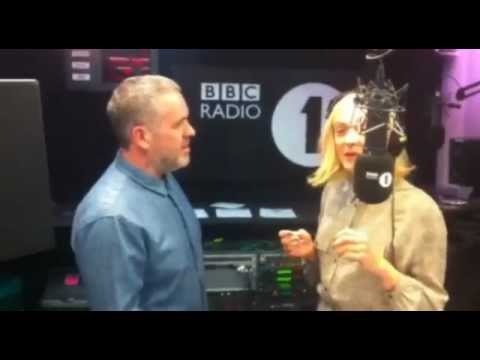 Chris Moyles kissing Fearne Cotton