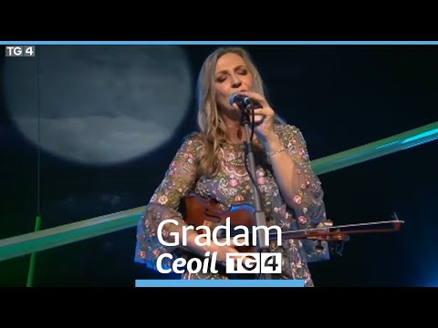 Mairéad Ní Mhaonaigh & Altan - Gleanntáin Ghlas' Ghaoth Dobhair | Gradam Ceoil TG4 2017