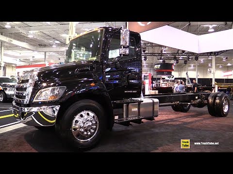 Hino 338 2019 Truck - Exterior and Interior Walkaround - 2018 Truckworld Toronto