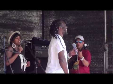 APTVUK - LEVI ROOTS - REGGAE REGGAE SAUCE [LIVE IN BIRMINGHAM]