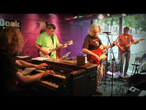 Petr Linhart - Petr Linhart - Nad vodou vznasi se Most