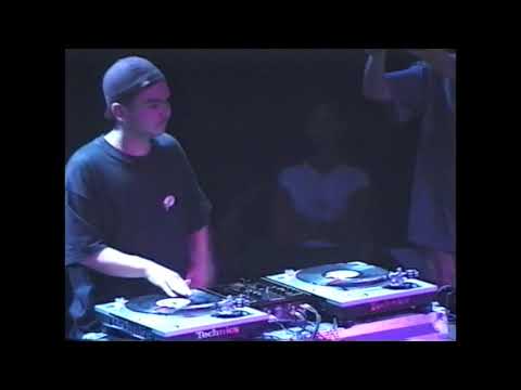 DJ IMPEREAL at the 2000 DMC USA Final.