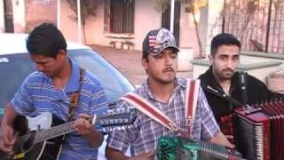 LA RUBIA Y LA MORENA- LOS DUEÑOS.wmv