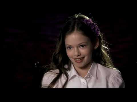 download lagu mp3 mp4 Kristen Stewart The Twilight Saga Breaking Dawn Part 2 Extras, download lagu Kristen Stewart The Twilight Saga Breaking Dawn Part 2 Extras gratis, unduh video klip Kristen Stewart The Twilight Saga Breaking Dawn Part 2 Extras