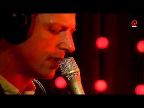 The BSMNT: Bent Van Looy - High and Dry (live bij Q)