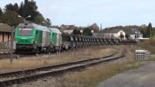preview picture of video 'Train militaire, le 35° R.I. en route pour Ussel - BB 75000'