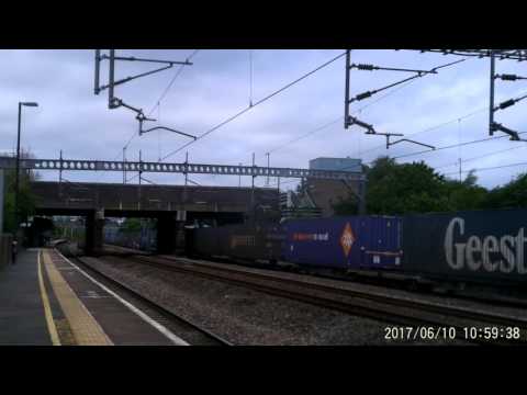 90048+90044 at Tamworth on 4M27 Coatbridge to Daventry 10/06/17