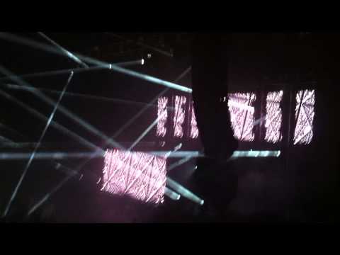 Alesso drops Ingrosso and Tommy Trash's Reload Vs Calvin Harris' Sweet Nothing at Rutgers