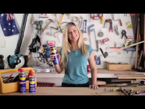 How does WD-40 work for rust protection?