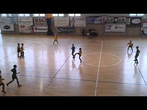 Sokół Aleksandrów vs GKS Ksawerów Halowy Turniej Żaków rocznika 2005 w Pabianicach