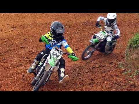 Disputa pela vitória na Corrida das Mini Motos - 3ª etapa Copa Norte Catarinense Velocross
