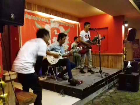 D'Mayer - Radio ( Sheila On 7 Cover )