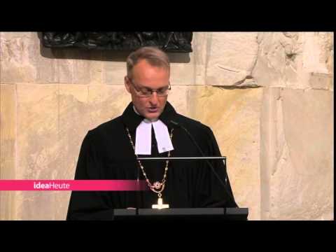 ideaHeute vom 31 08 15 - Evangelium für Flüchtlinge - Carsten Rentzing eingeführt - Wachsfiguren