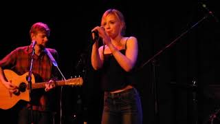 2015 11 20 Emily Kinney - Last Chance