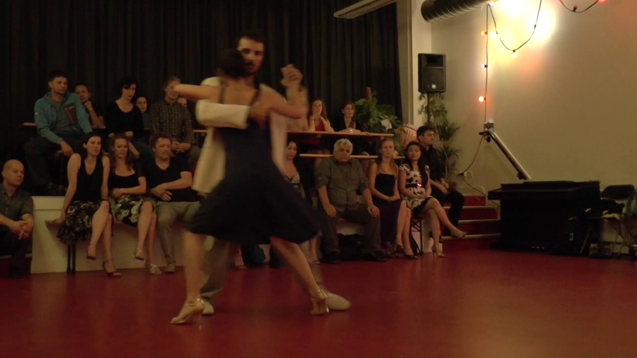 Video thumbnail for Agustin Venturino & Natalia Agüero in Tinta Roja (2) "Con Tus Besos" E.Donato