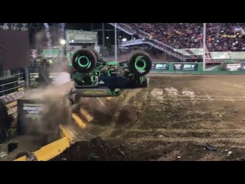 Monster Jam World Finals XVIII Grave Digger 35th Anniversary Encore!