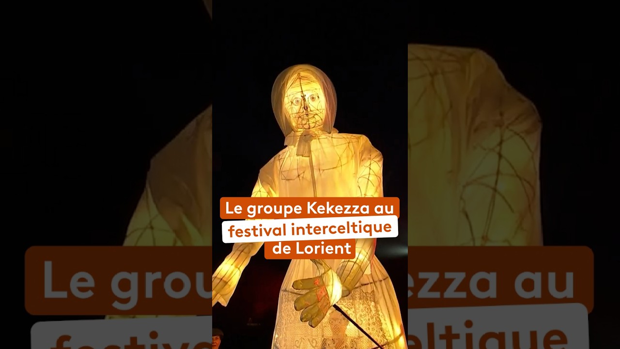 Miniature de la vidéo Festival interceltique de Lorient : le groupe Kekezza présente sa danseuse géante du film Le 55e Festival Interceltique de Lorient - Le Grand Spectacle