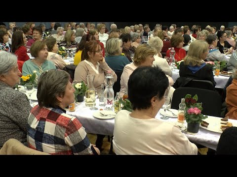 Nőnap a Városi Sportcsarnokban