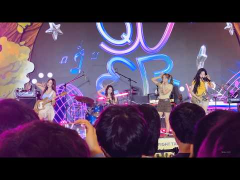 QWER TFT 와일드 팬페스트 공연 직캠 | 260817