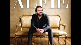 Alfie Boe - Empty Chairs and Empty Tables (duet with Nick Jonas)