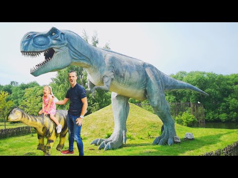 👸 Anna and dad - Dinosaurs in real life