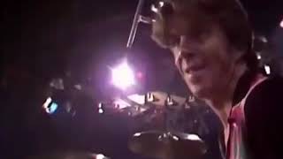 Slide &amp; Steel Guitarist  - Stevie Ray Vaughan  &#39;Give Me Back My Wig&#39; Live at Montreux &#39;82