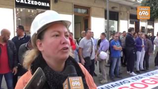 fonderie-pisano-operai-scalzi-davanti-al-tribunale