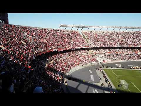 "RECIBIMIENTO + OVACIÓN AL MUÑECO y EL QUE NO SALTA... | River Plate vs Boca Juniors | Torneo 2021" Barra: Los Borrachos del Tablón • Club: River Plate