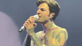 Download lagu The Neighbourhood: Sweater Weather Ultrasound Wourld Tour The Armory  mp3